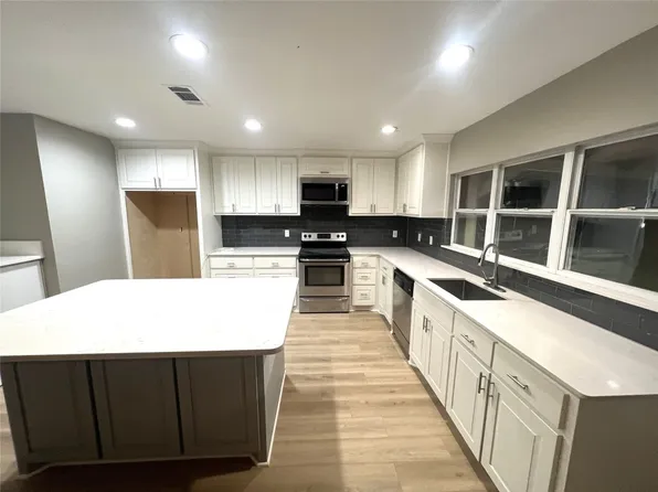 1412 Yellowstone Dr, Plano, TX 75023