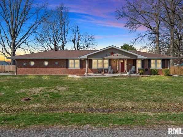 1325 N Lawrence Ave, Taylorville, IL 62568