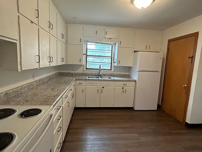 1729 S 4th St — Photo 2