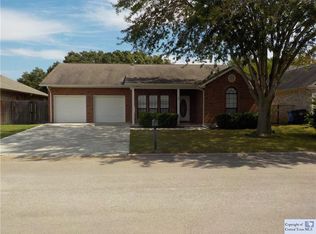129 Greenway Dr, Seguin, TX 78155