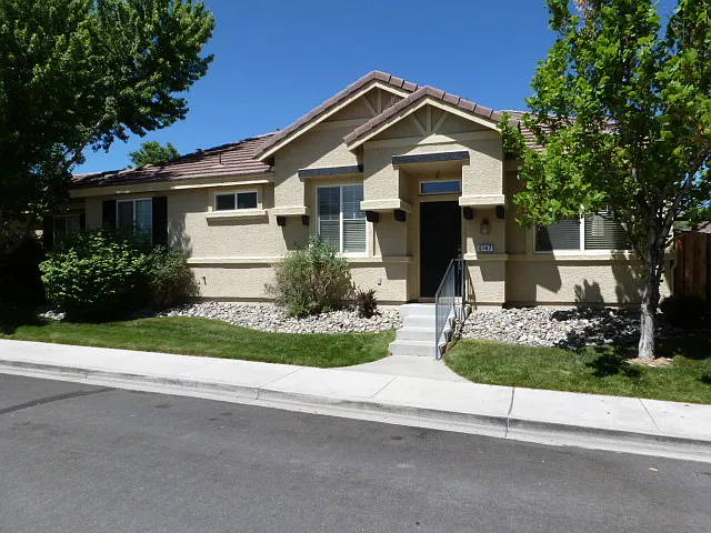 3 bed, 1116 sqft, $2,550 — Photo 2