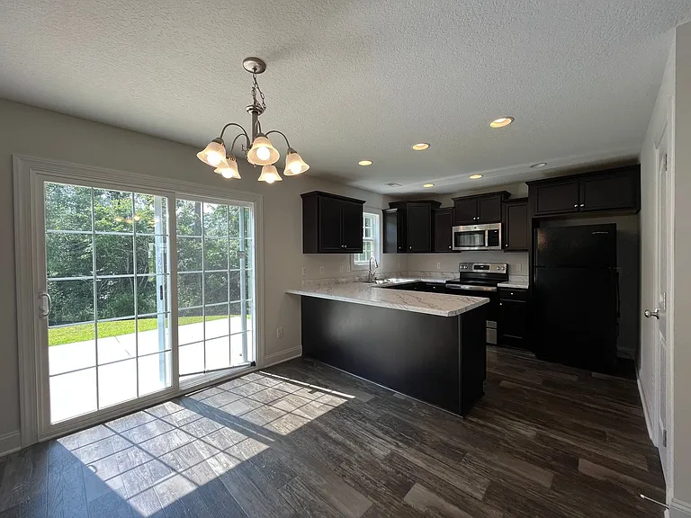 400 Amethyst Ct — Photo 6