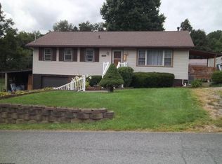 1083 Montana Rd, Montana Mines, WV 26586