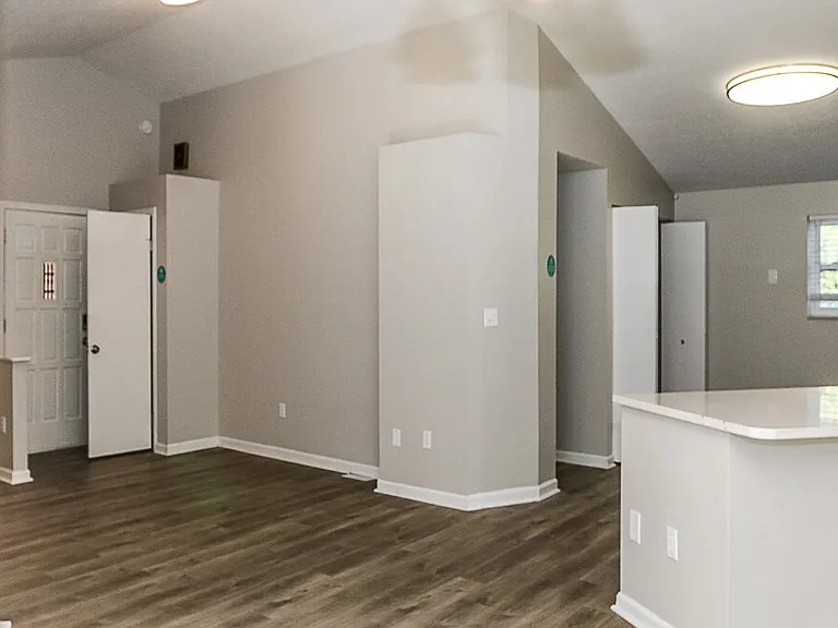 4448 Charlotte Rd — Photo 4