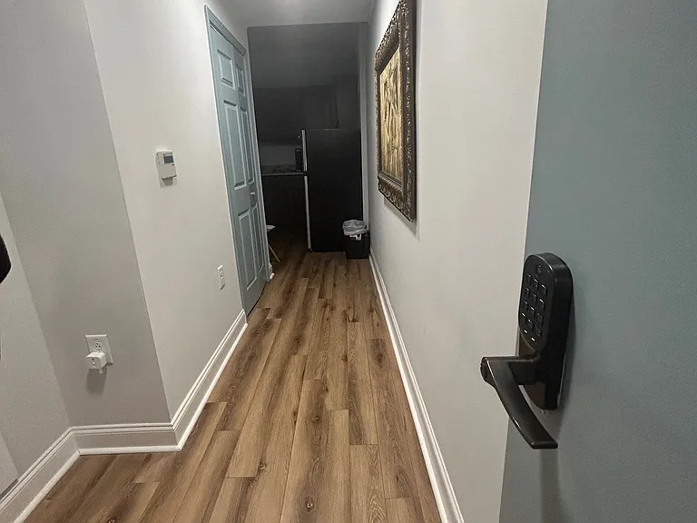300 Laurel St #2 — Photo 5