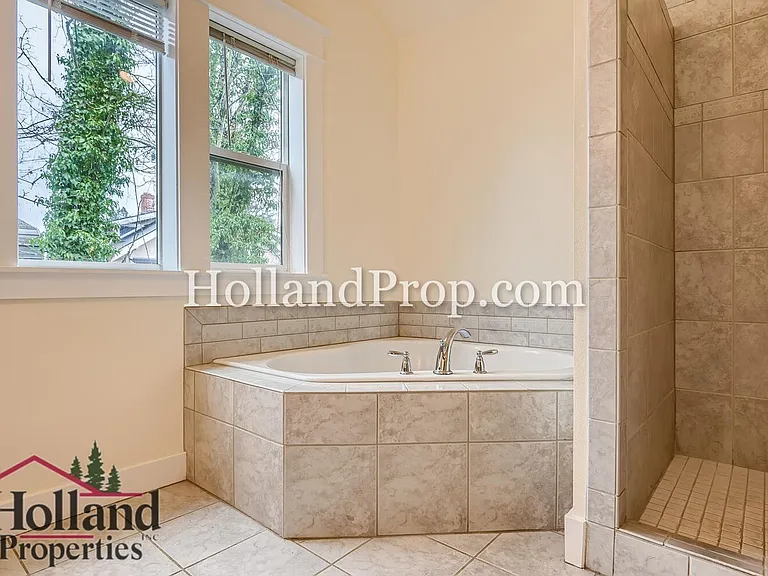 3228 SE Filbert St — Photo 17