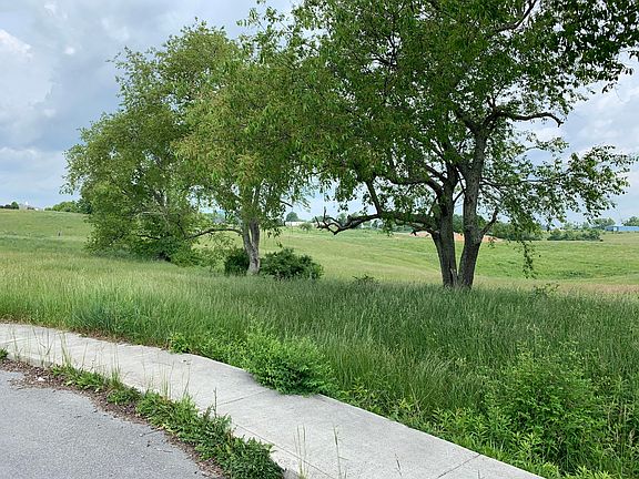 4th image of Northridge Dr