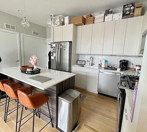3rd image of 3335 N Southport Ave #202