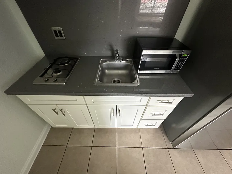 South Park Place Apartments — Photo 19