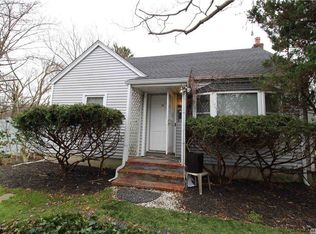34 Howe St, Huntington Station, NY 11746