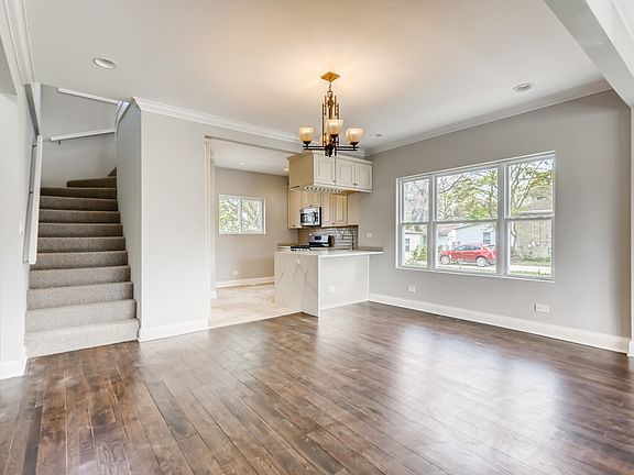 4th image of 1666 Campbell Ave