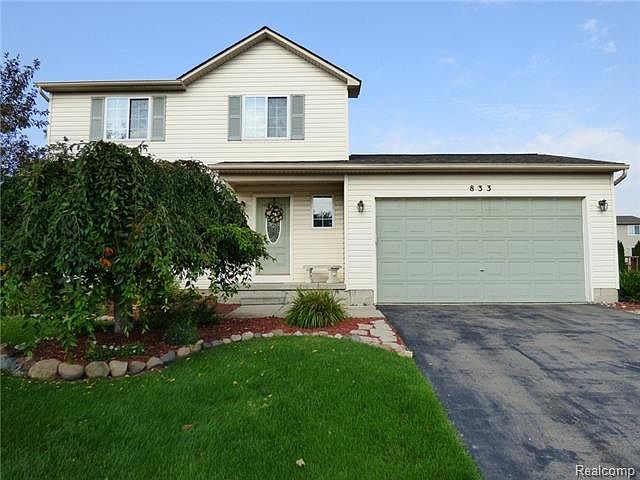 1st image of 833 Stoney Dr