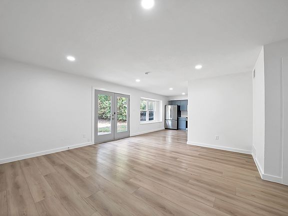 5th image of 813 Panay Way Dr