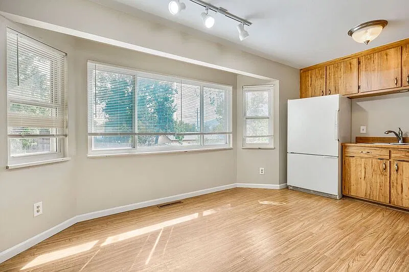 4 bed, 2.0 bath, 1842 sqft, $2,150 — Photo 4