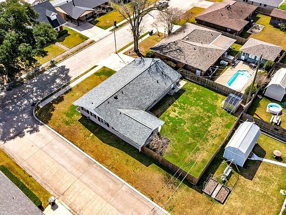 3rd image of 127 Westview Dr