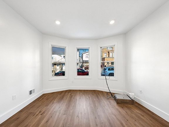 3rd image of 275 Claremont Ave Floor 2