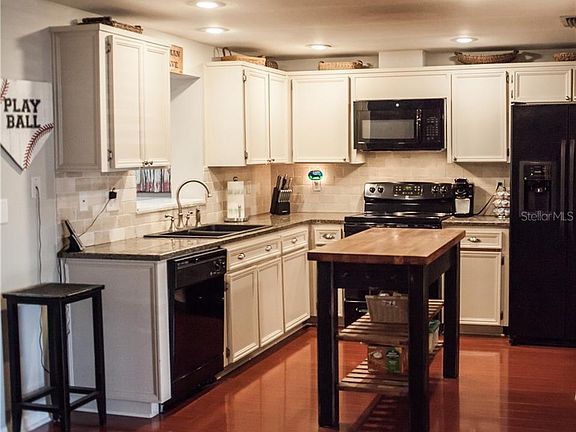 4th image of 16122 Manorwood Cir