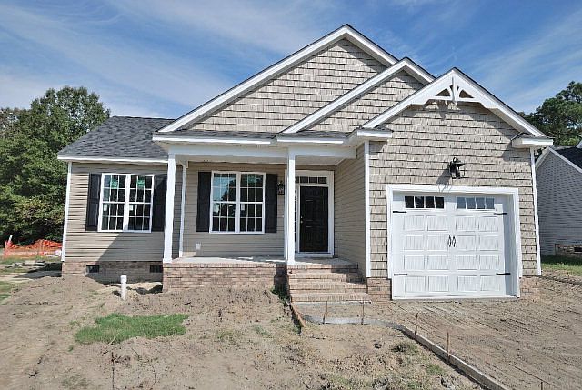 1st image of 914 Birchwood Dr