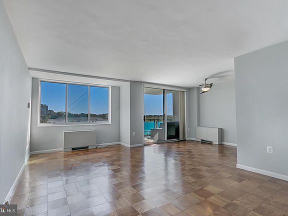 5th image of 10401 Grosvenor Pl APT 1017