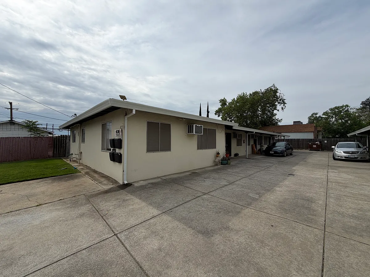 Building Photo - 113 Cedar St #4