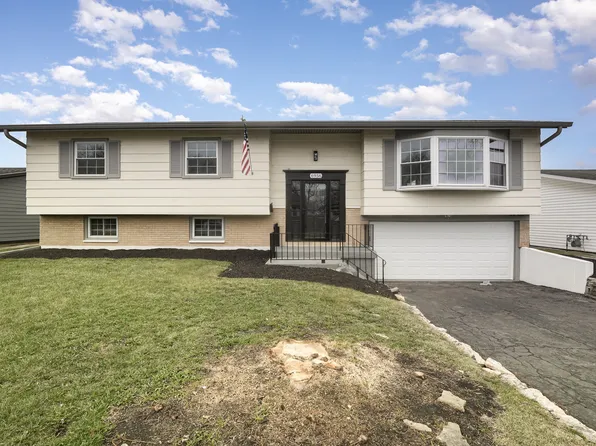 6956 Hawthorne Ln, Hanover Park, IL 60133