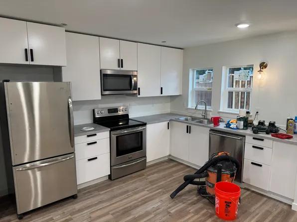 (undisclosed Address), Vancouver, WA 98662