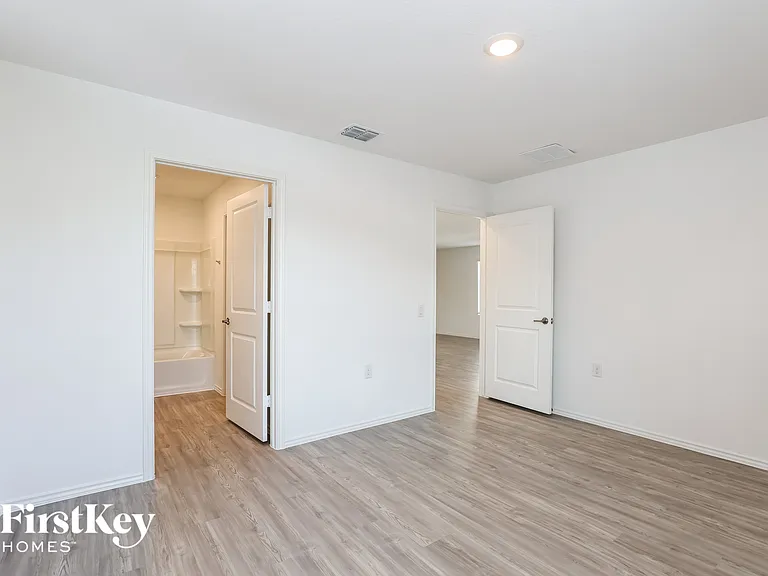 4547 Emma Way — Photo 10