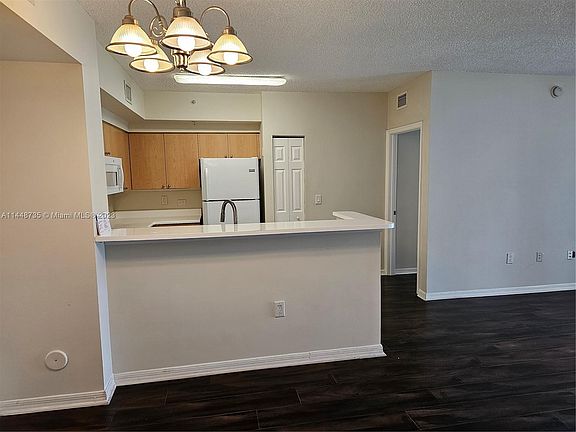 4th image of 2301 W Preserve Way #A106