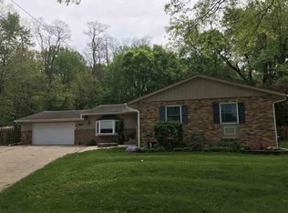 2501 Chippewa Ct, Davenport, IA 52804