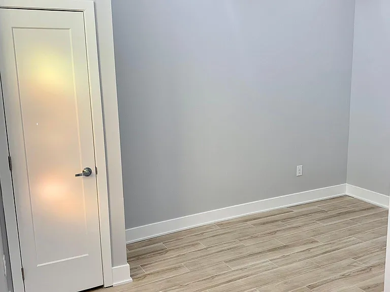 302 Richmond St #6 — Photo 11