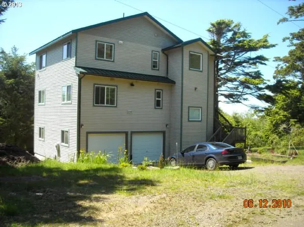5760 7th St NW, Tillamook, OR 97141