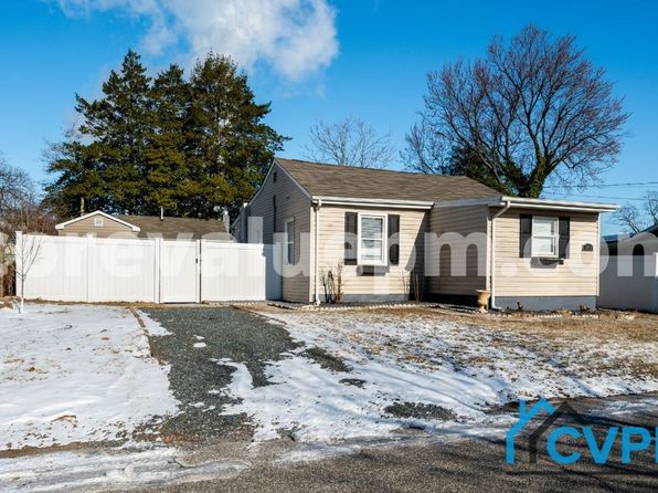 1004 Cliff Pl