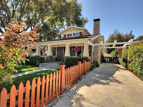 3rd image of 231 Almendra Ave