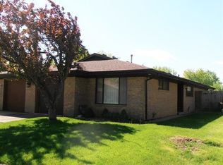 119 Innsbrook Dr #2, Streamwood, IL 60107