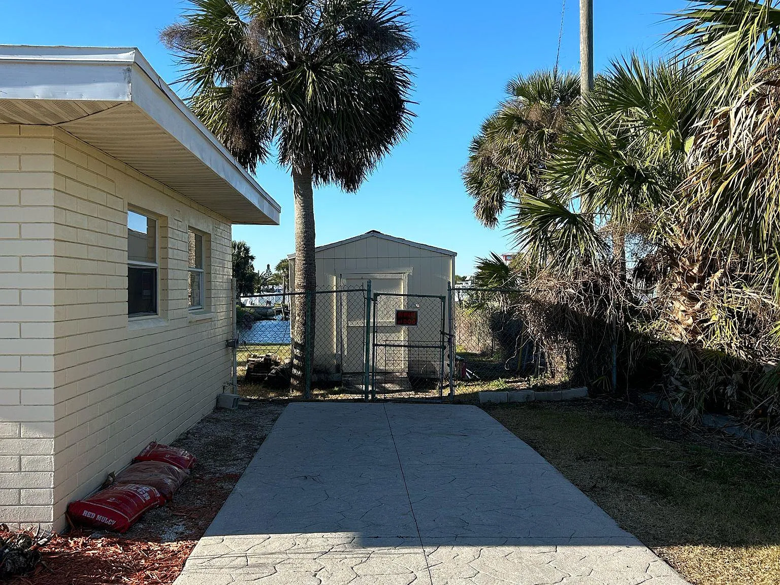 408 Moody Ln — Photo 3