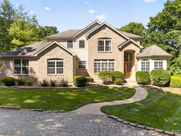 477 Winding Woods Dr, Troy, MO 63379