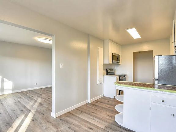 5th image of 1415 5th Ave APT 1