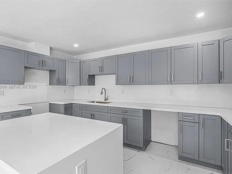 2901 SW 92nd Ave — Photo 9