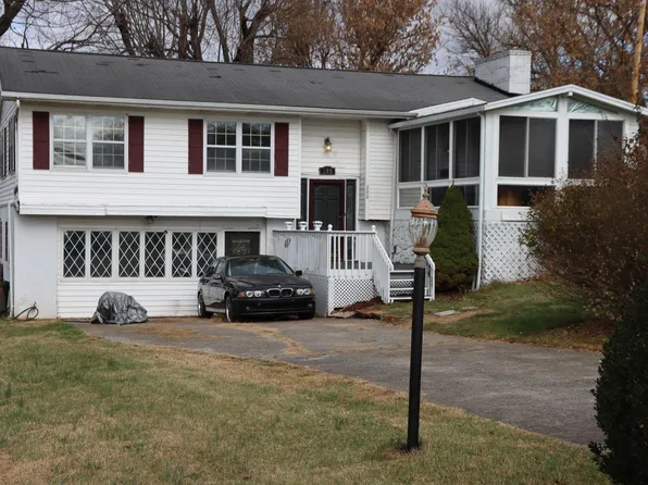 280 Taylor Town Rd, Johnson City, TN 37601