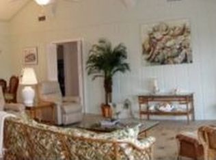 6 Catalina Dr, Rockport, TX 78382
