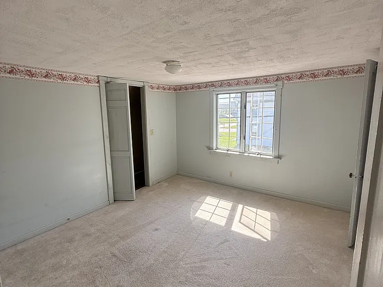 30 Main St — Photo 8