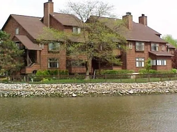 303 Sea Isle Ky #303, Secaucus, NJ 07094