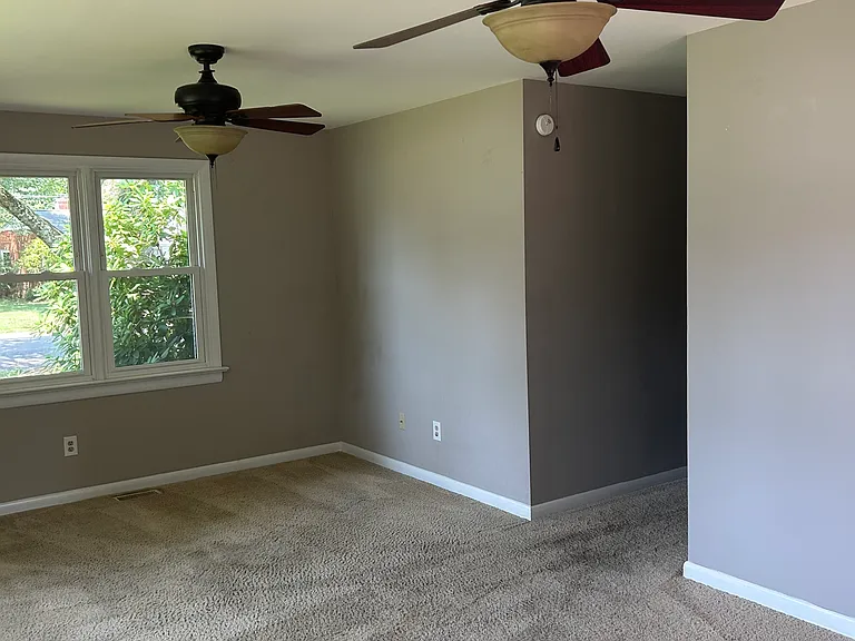 8 Carolyn Dr — Photo 34