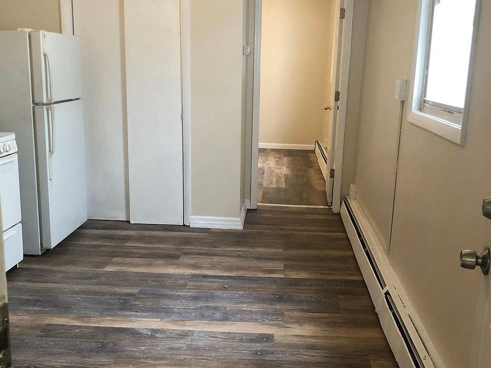 2nd image of 69 Bloomfield Ave #2