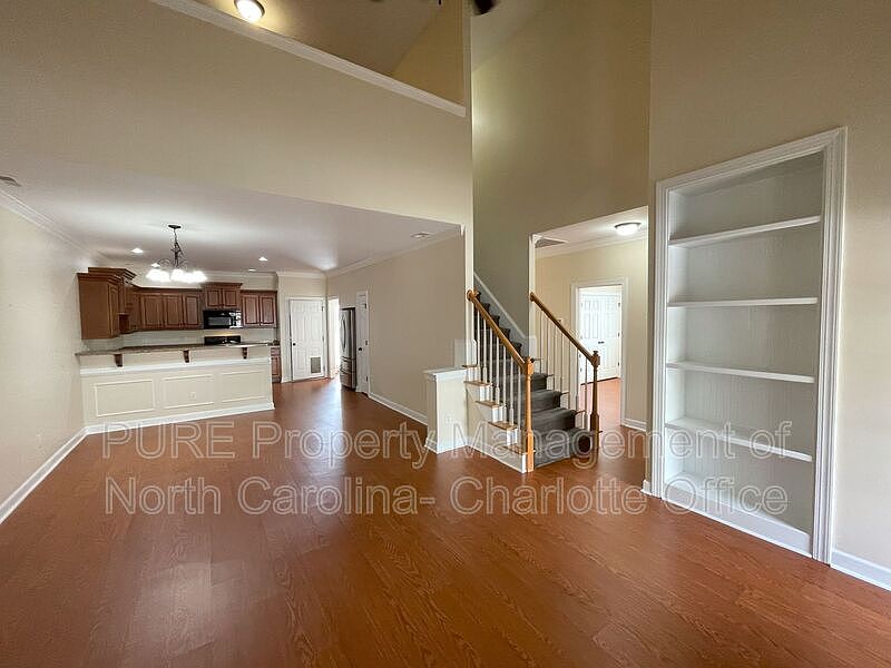 1st image of 68 Wembley Dr