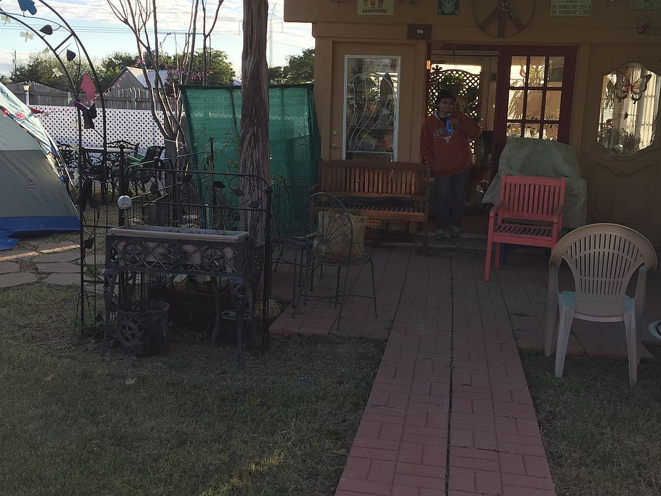 2nd image of 5726 Ranch Road 33