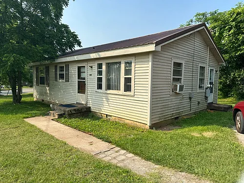 400 Highland Cir Photo 1