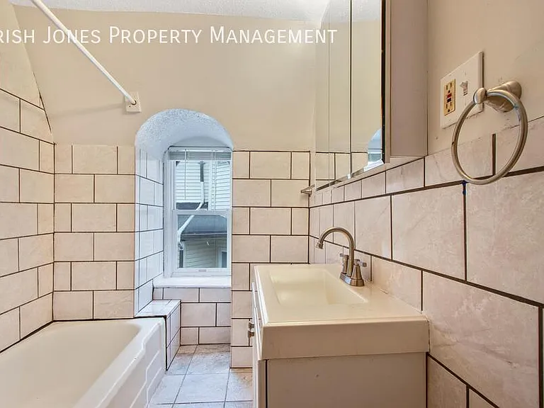 608 Niagara St #UPPER — Photo 10