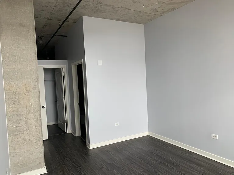 50 E 16th St #1007 — Photo 9