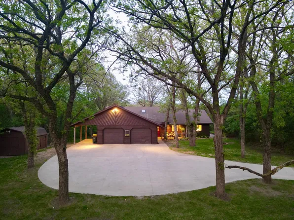 20419 115th St NE, New London, MN 56273